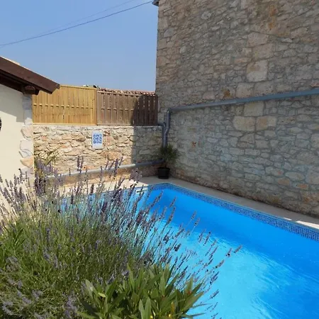 Vikendica Relaxing Rustic Holiday House With Pool Krnica